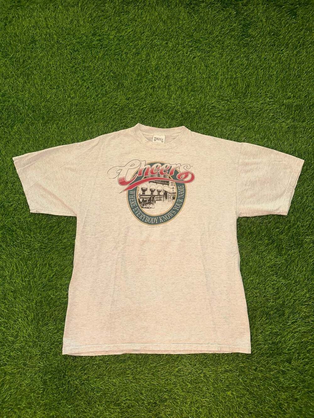 Vintage 2000 Cheers TV Show Where Everybody Knows Your Name Graphic T-Shirt Gray